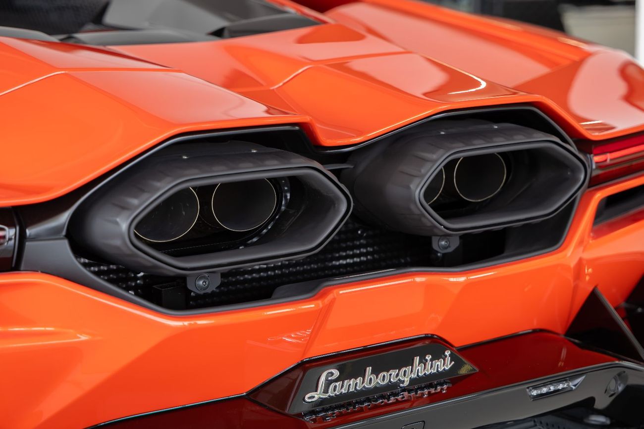 Lamborghini Revuelto 6.5L V12 Hybrid Lamborghini Revuelto 2024 Fully Carbon Fiber