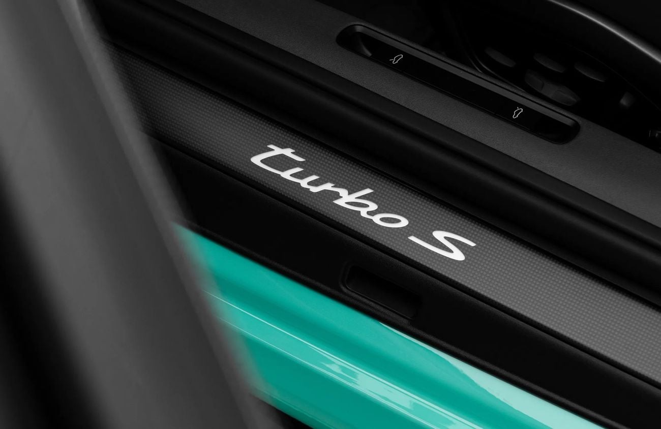 بورش 911 3.7L F6 Turbocharged Engine + T-Hybrid