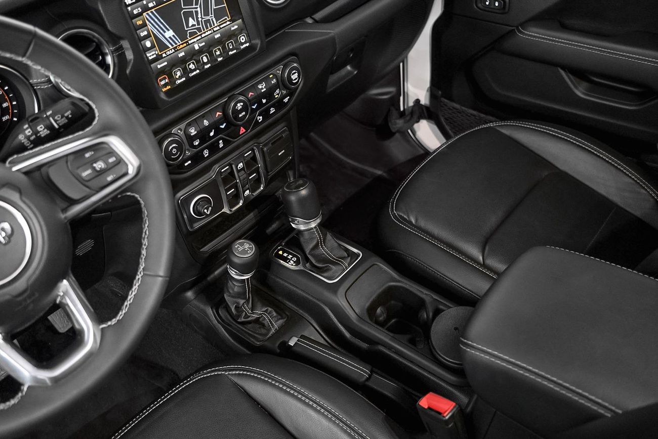 Jeep Wrangler Sahara 3.6L A/T (5 Seater)