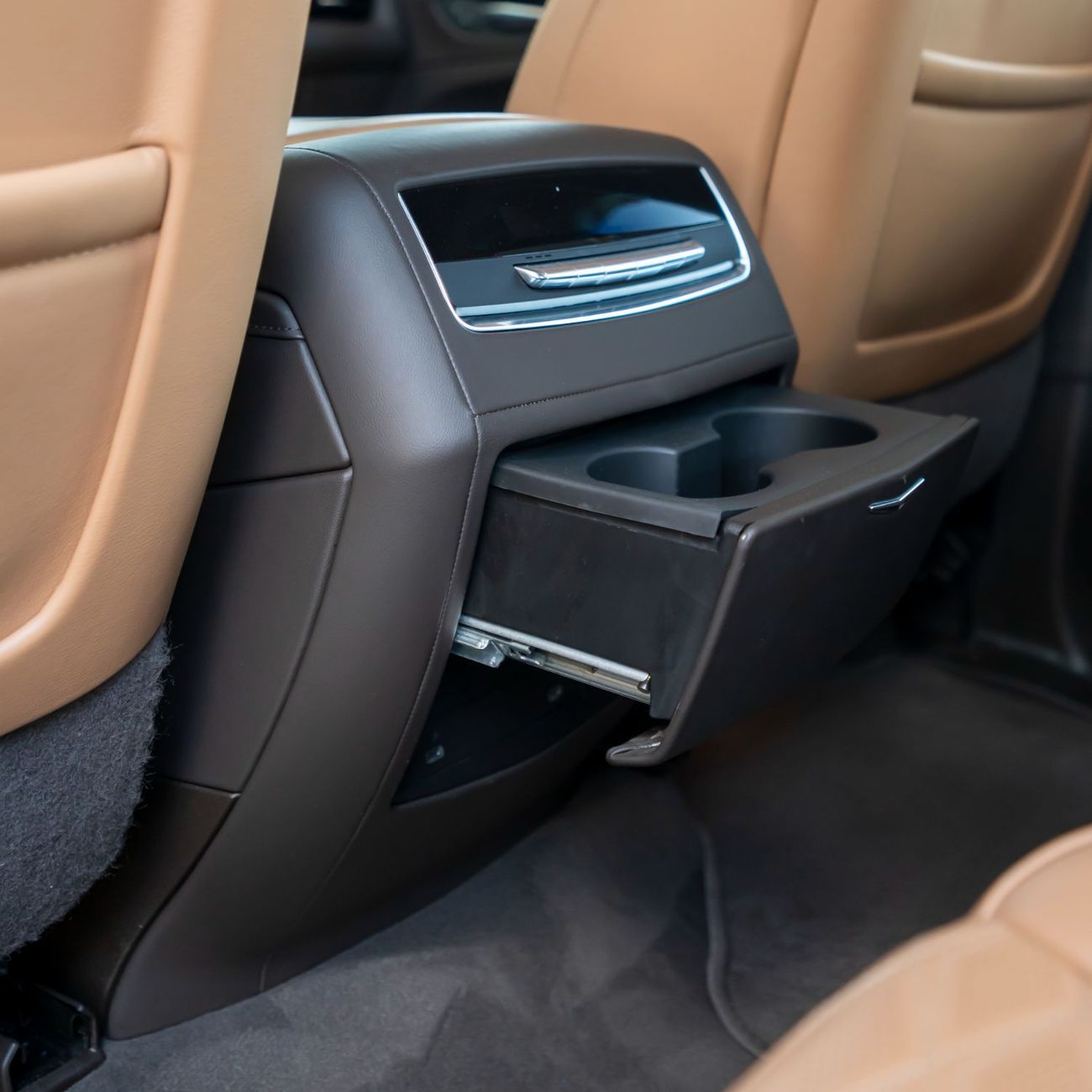 كاديلاك إسكالاد 2022 CADILLAC ESCALADE SPORT PLATINIUM GCC DONE 78,000KM ( WARRANTY TILL 2027 OR 100,000KM )