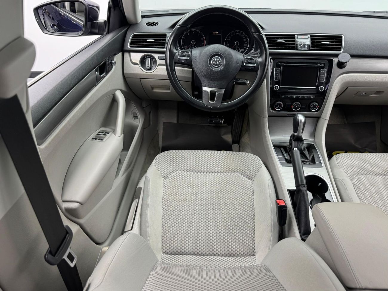 فولكس واجن باسات SE 2.5L 2015 Volkswagen Passat SE, Full VW Service History, Excellent Condition, GCC