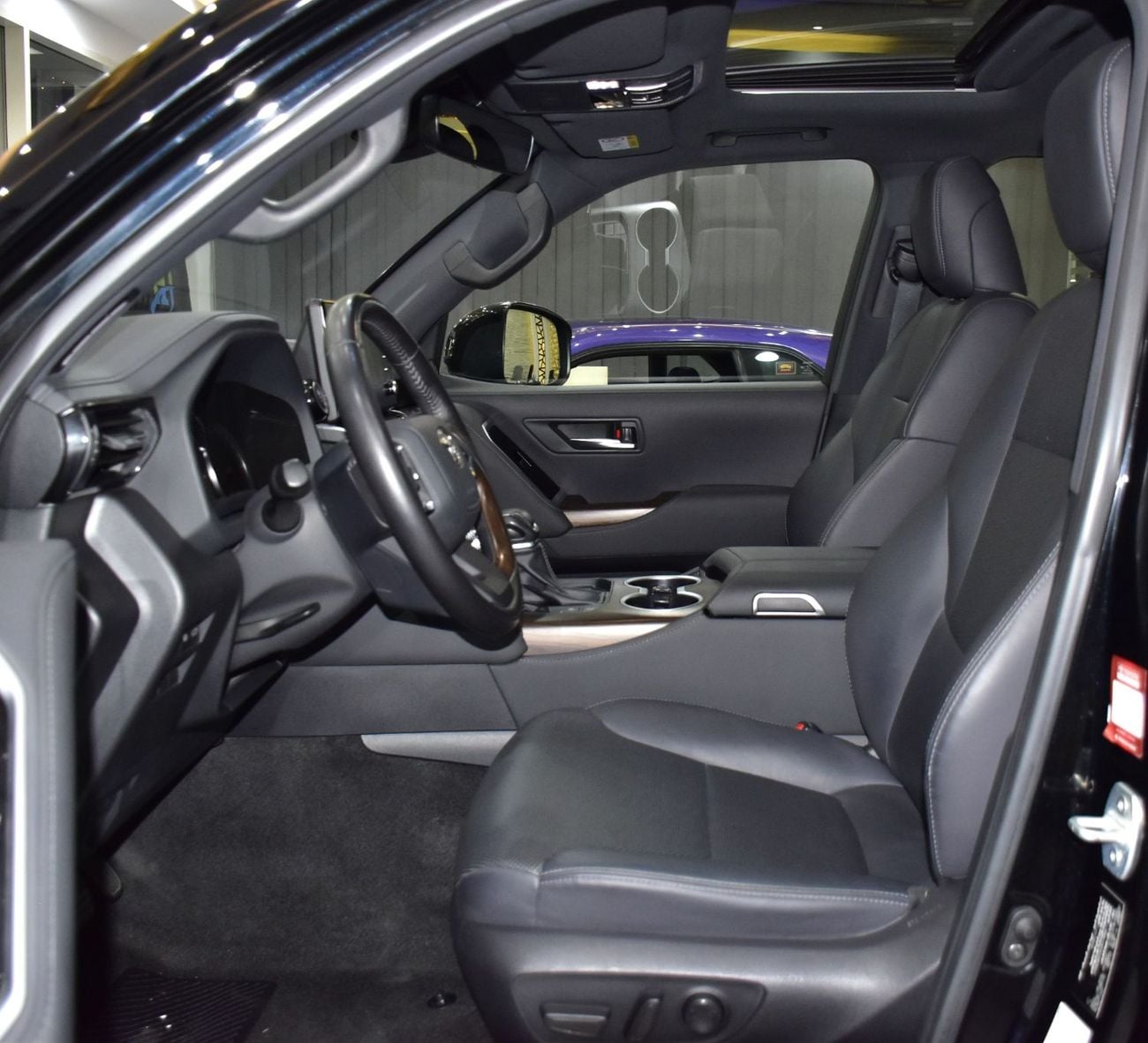 تويوتا لاند كروزر EXCELLENT DEAL for our Toyota Land Cruiser GXR  ( 2022 Model ) in Black Color GCC Specs