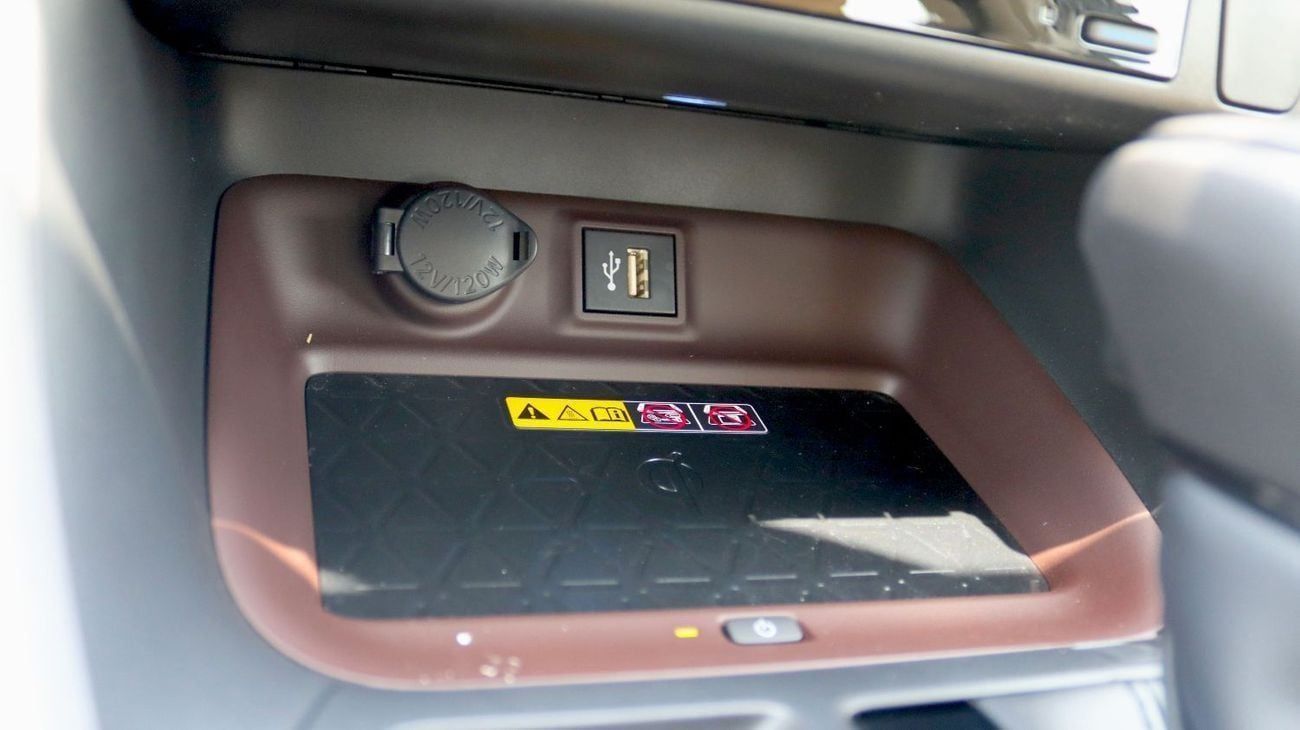 Toyota RAV4 Full Option | Seat Memory | Wireless Charger | Panoramic Sunroof | GCC Specification |  HEV