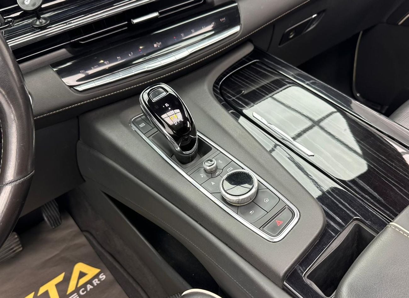 Cadillac Escalade 2023 Cadillac Escalade ESV, 1 Year Warranty Unlimited Km, Cadillac Full Service History, GCC