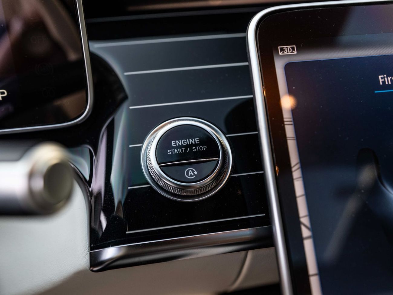 مرسيدس مايباخ S680 مايباخ LUXURY