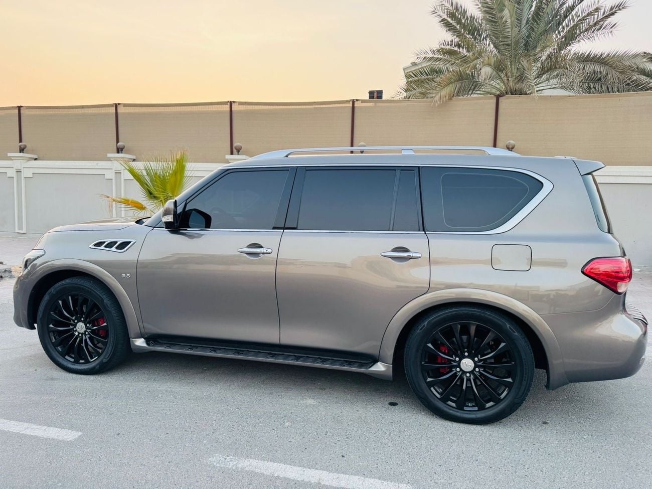 Infiniti QX80