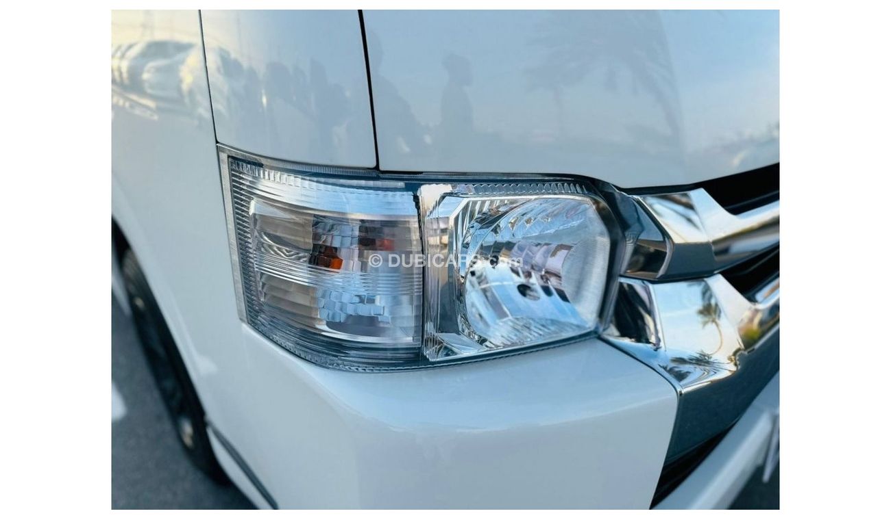 Toyota Hiace 2016 | RHD | PREMIUM CONDITION | PUSH START ENGINE | MULTIMEDIA SCREEN | POWER SLIDE DOOR
