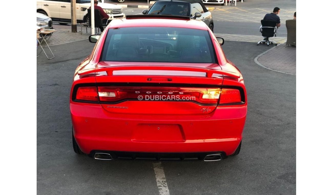Dodge Charger Dodge Charger RT Engine 5.7 model 2014 GCC car prefect condition full option full option leather sea