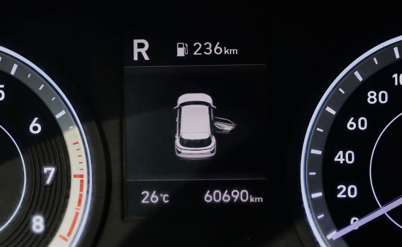 هيونداي كريتا هيونداى كريتا - خليجى - 2022 - بدون حوادث  - محرك 1.5 -سقف أسود- بحاله ممتازه