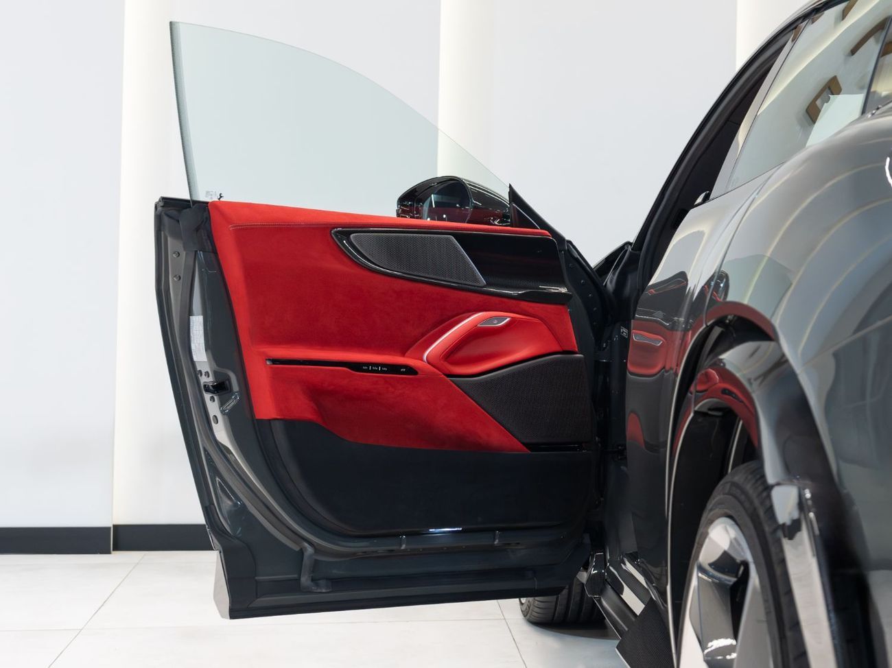 Ferrari Purosangue - 2025 | Brand New | Special Order | 7 Years Service Contract | First Nardo Grey in UAE