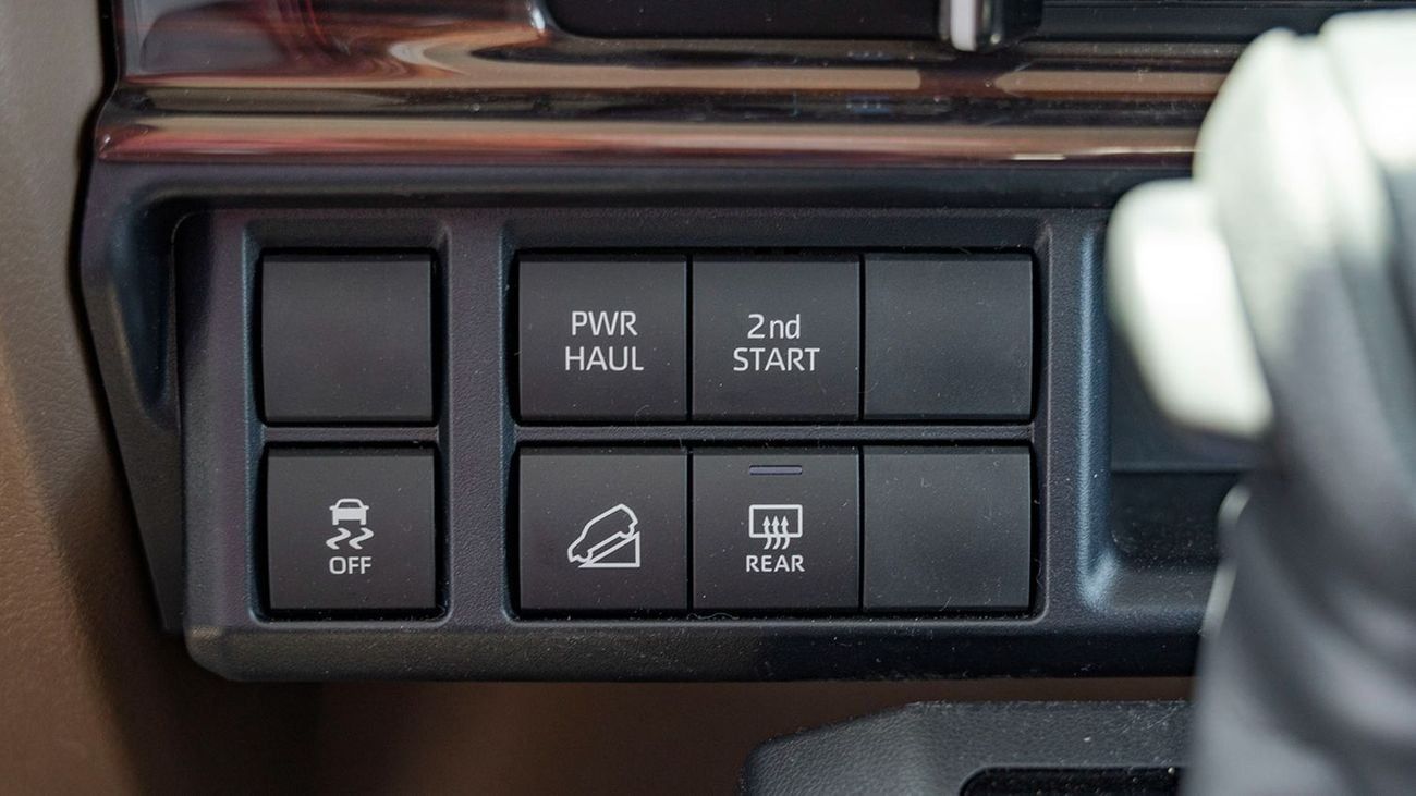 Toyota Land Cruiser 70 2025 Toyota Land Cruiser LC 71 4.0L AT Petrol (Beige)