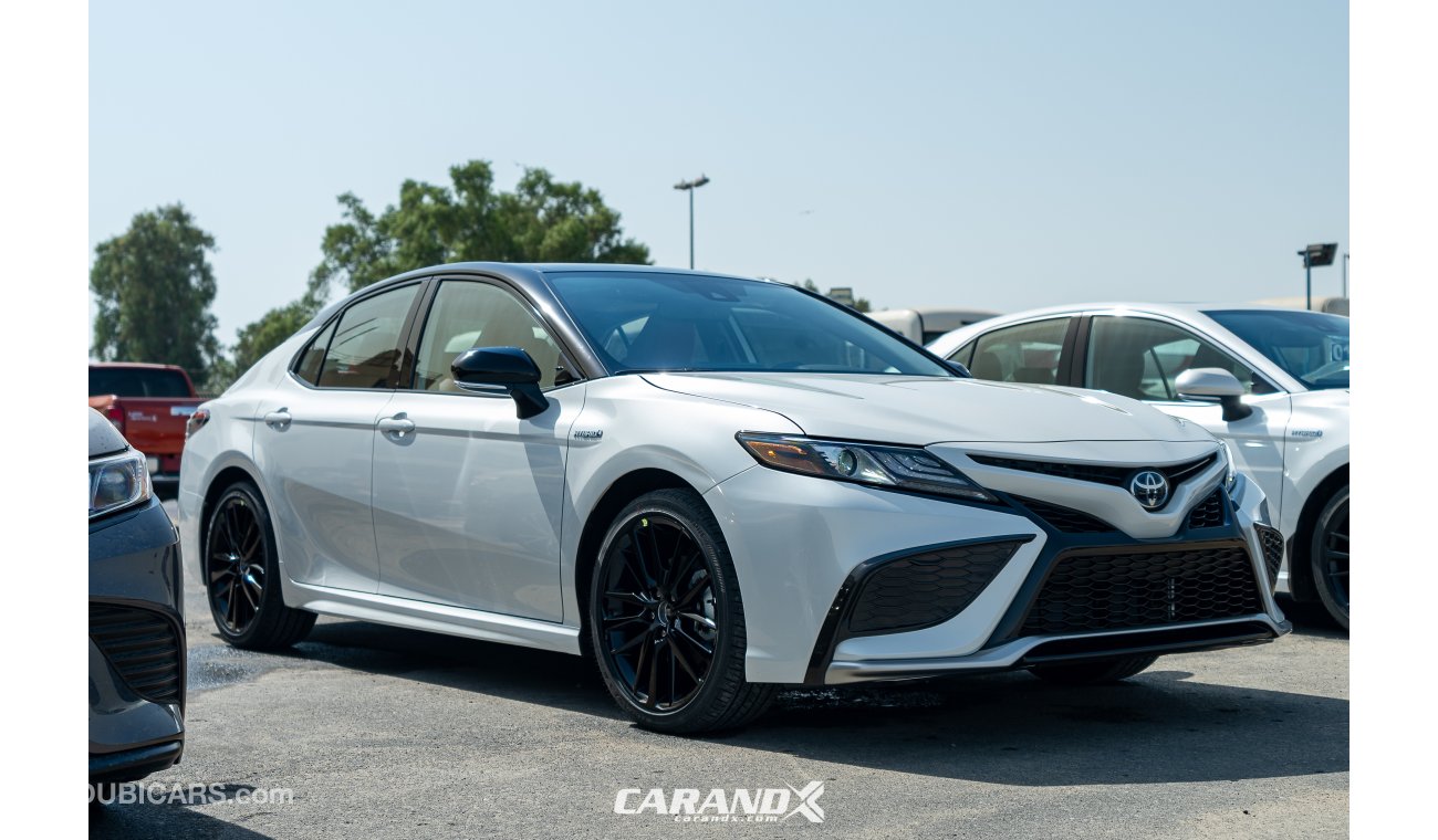 Toyota Camry XSE Hybrid Black Roof / Red Interior