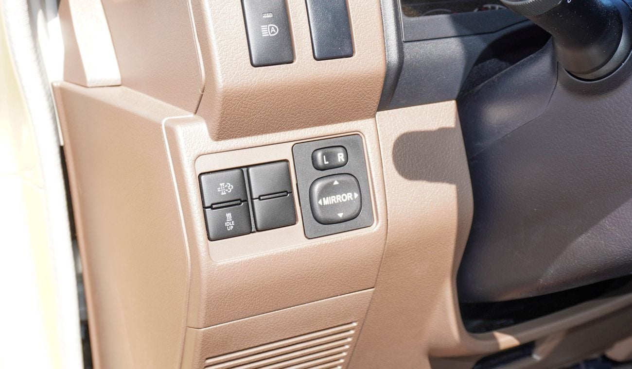 تويوتا لاند كروزر 70 LX 2.8L Diesel A/T