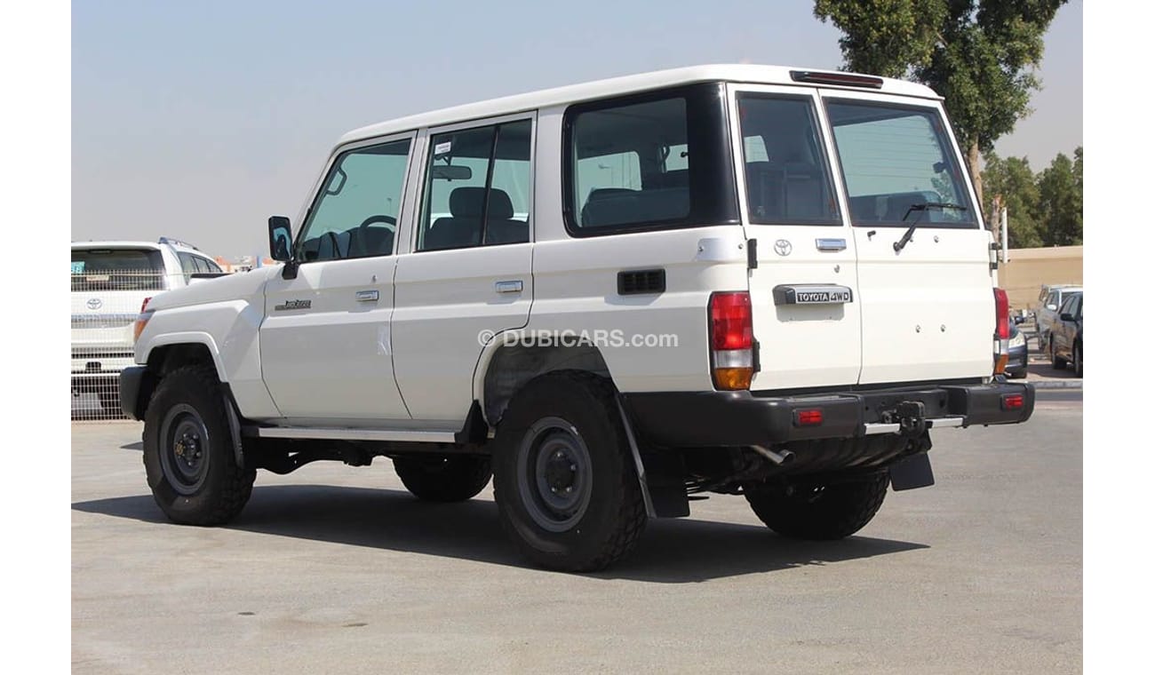 تويوتا لاند كروزر 70 HZJ76 - 10str 5Door free wheel hub - Station Wagon - 4.2L V6 Dsl for export sales