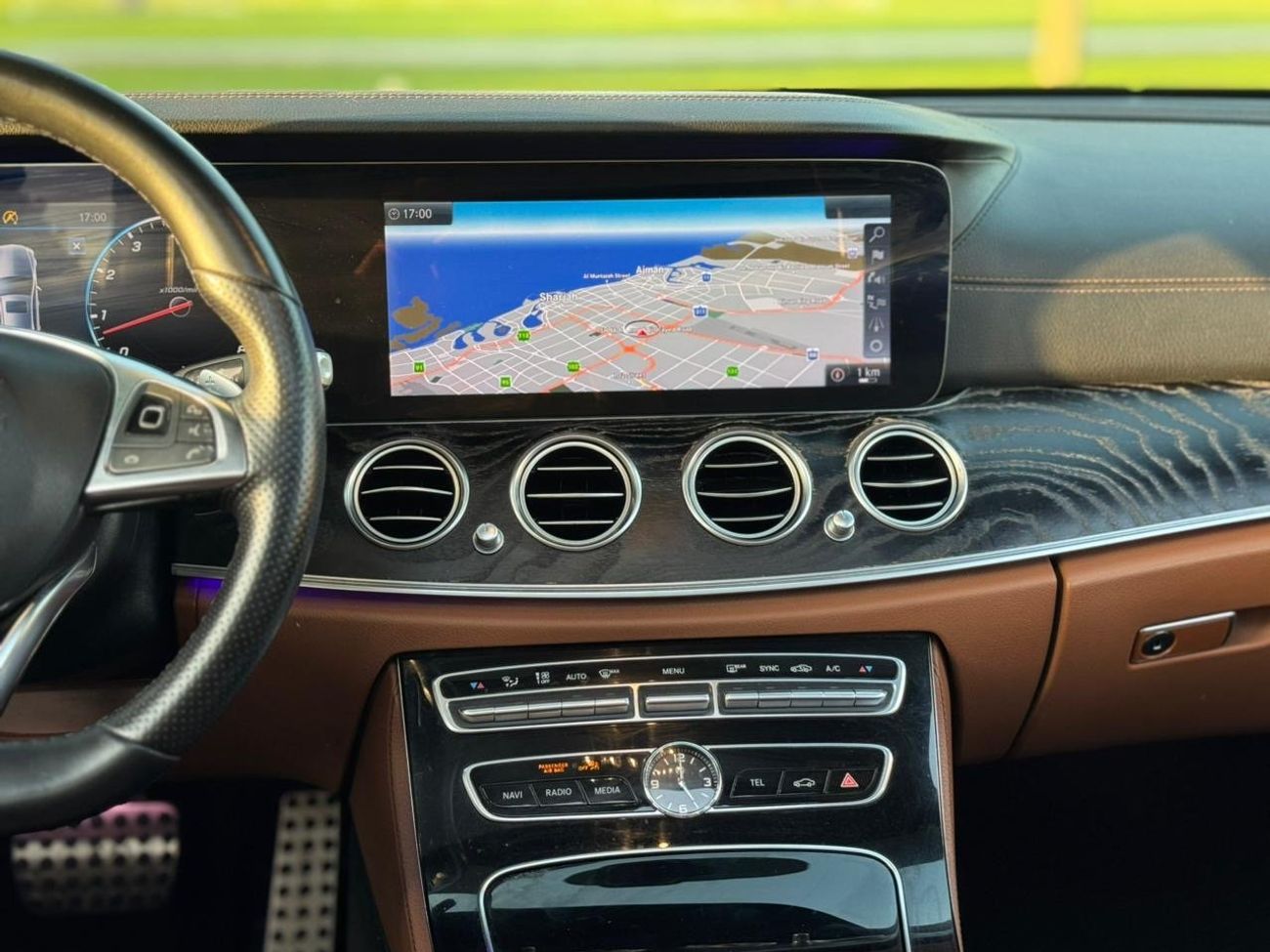 مرسيدس بنز E300 Premium 2.0L