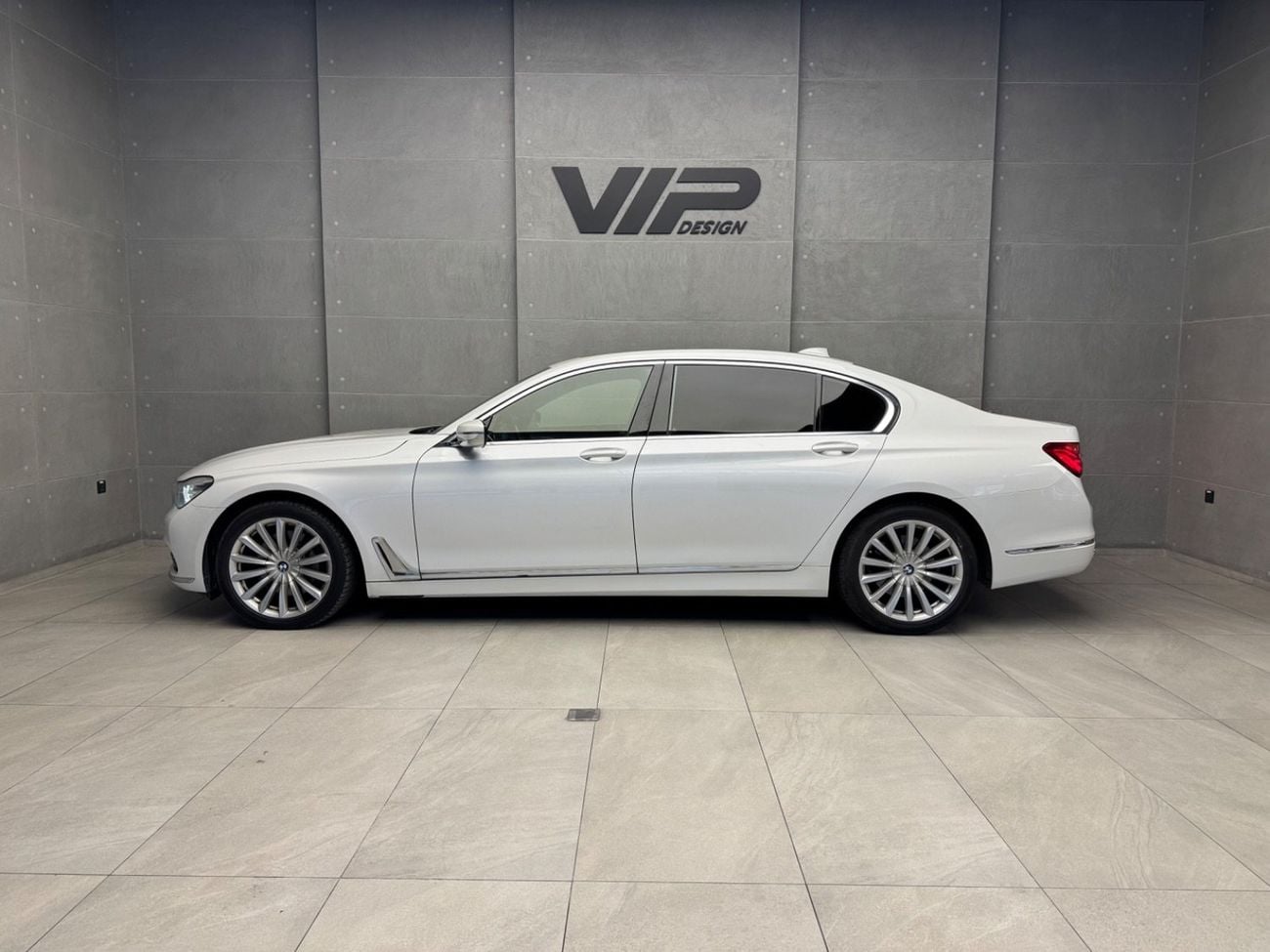 بي أم دبليو 730Li EXCLUSIVE