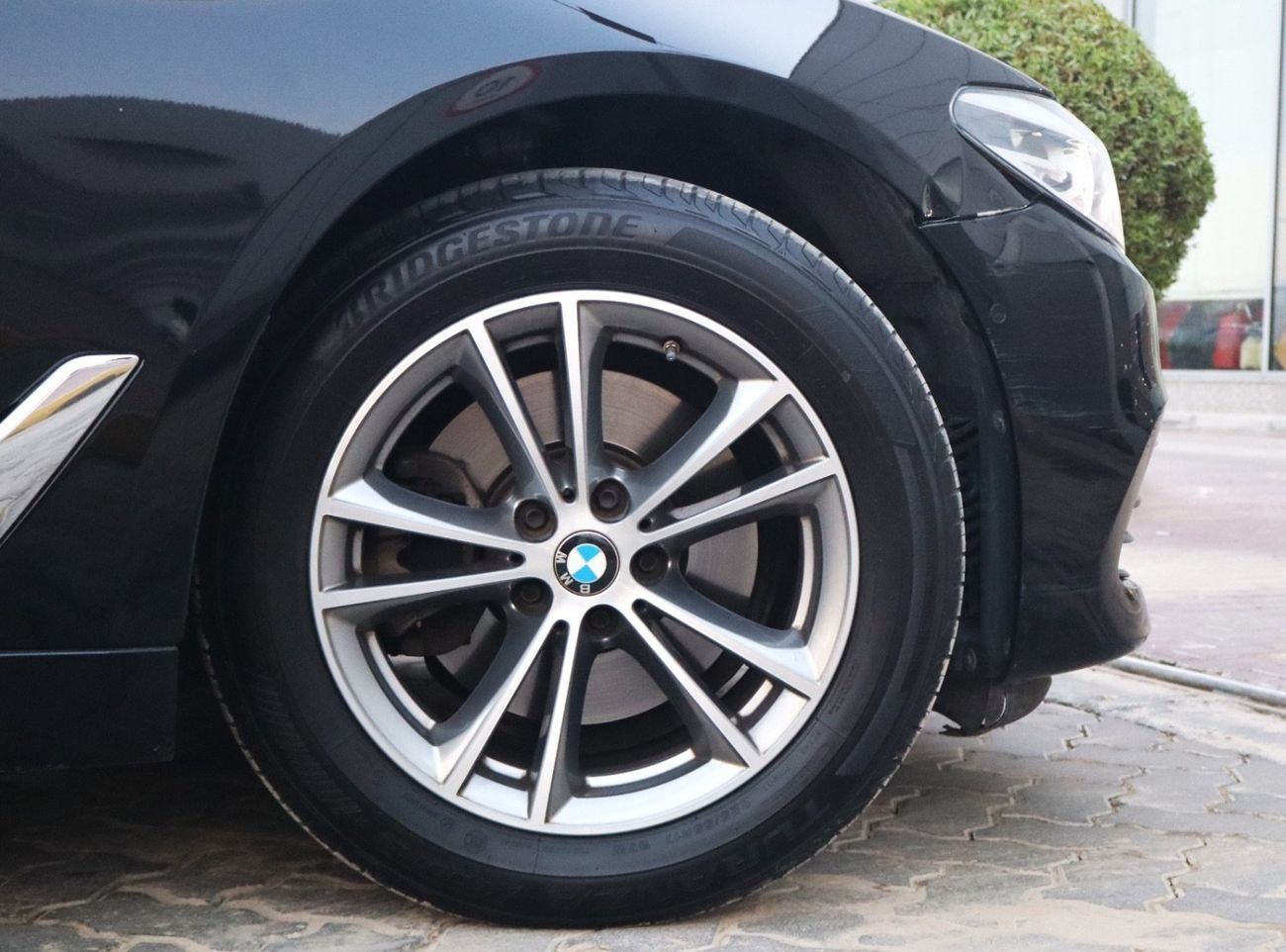 بي أم دبليو 520i Executive 1.6L