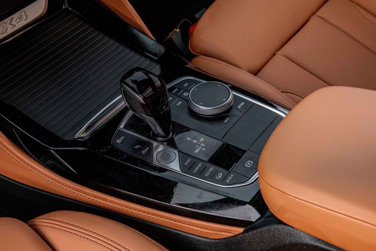 بي أم دبليو X4 XDRIVE 30I M SPORT PACK X4 M-Kit | 3,134 P.M | 0% Downpayment | BMW Service History!