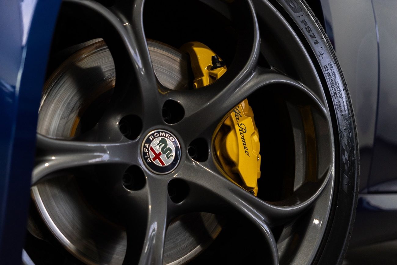 Alfa Romeo Giulia Veloce 2.0L AWD 2020 Alfa Romeo Giulia Veloce | Full Alfa Romeo Service History