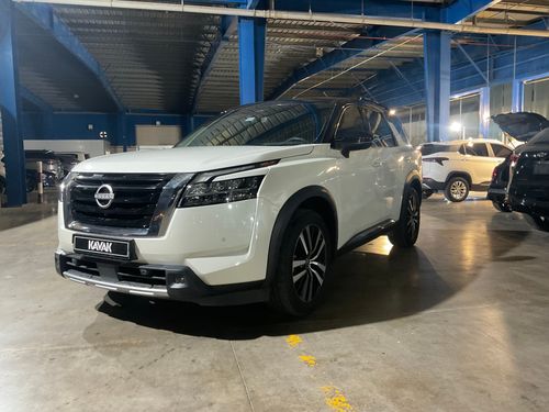 نيسان باثفايندر SL | شامل الضمان | 0 ﺪﻔﻋﺓ ﺃﻮﻟﻯ