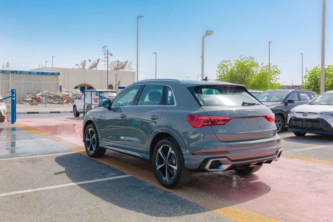 أودي Q3 35 TFSI S-LINE Audi Q3 TFSI 35 S Line 1.5 Turbo (2025) Nardo Grey