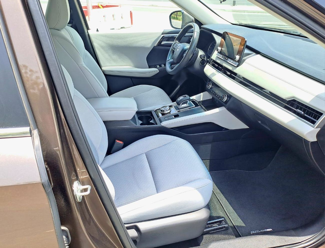 ميتسوبيشي آوتلاندر GLS 2.4L