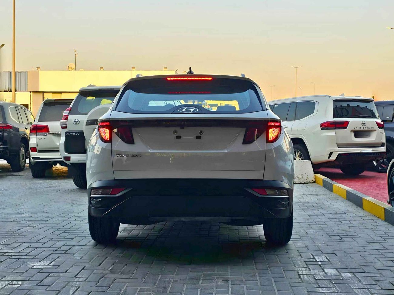 Hyundai Tucson GCC/FSH ORIGINAL PAINT/SINGLE OWNER/ LOW MILEAGE/1 YEAR WARRANTY/NON ACCIDENT/944 MONTHLY/LOT#96727