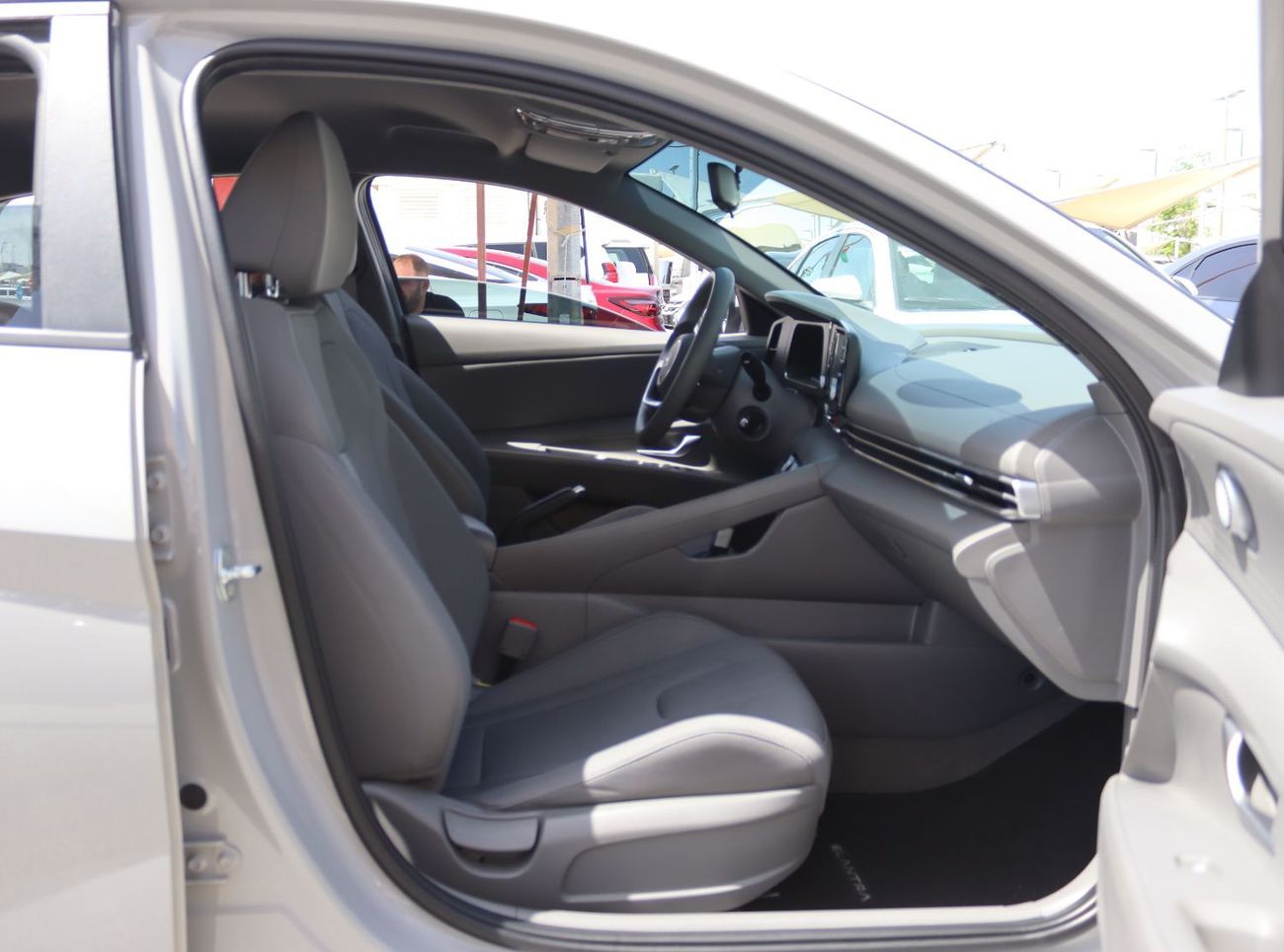 Hyundai Elantra Smart 1.6L Hyundai Elantra 2024 - GCC - Accident-Free - 1.6L - Excellent Condition Inside and Out