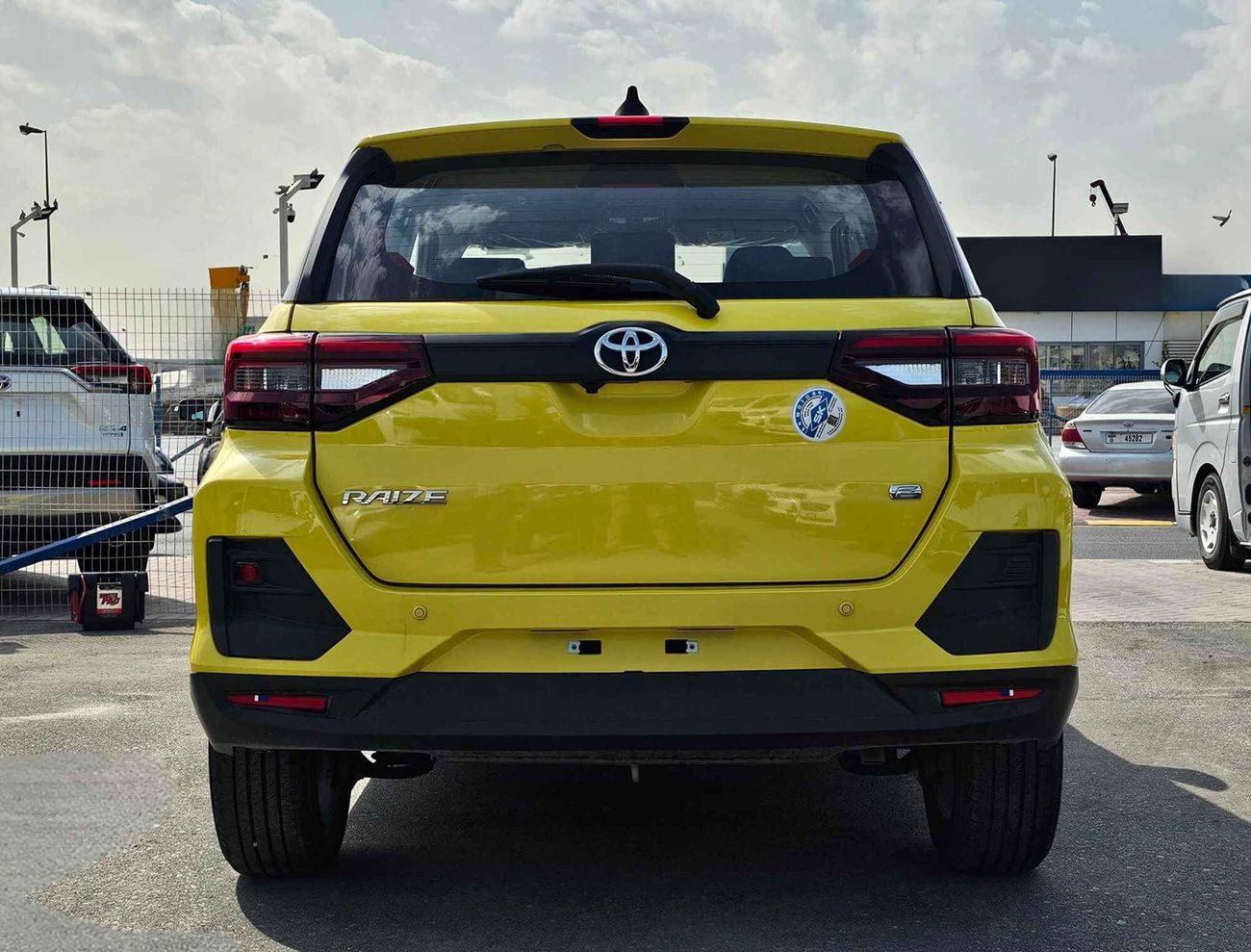 Toyota Raize 1.2L Petrol, Alloy Rims, DVD Camera, Rear A/C ( CODE # 67961)