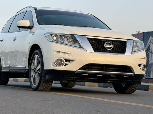 Nissan Pathfinder GCC spec, full options, panoramic sunroof