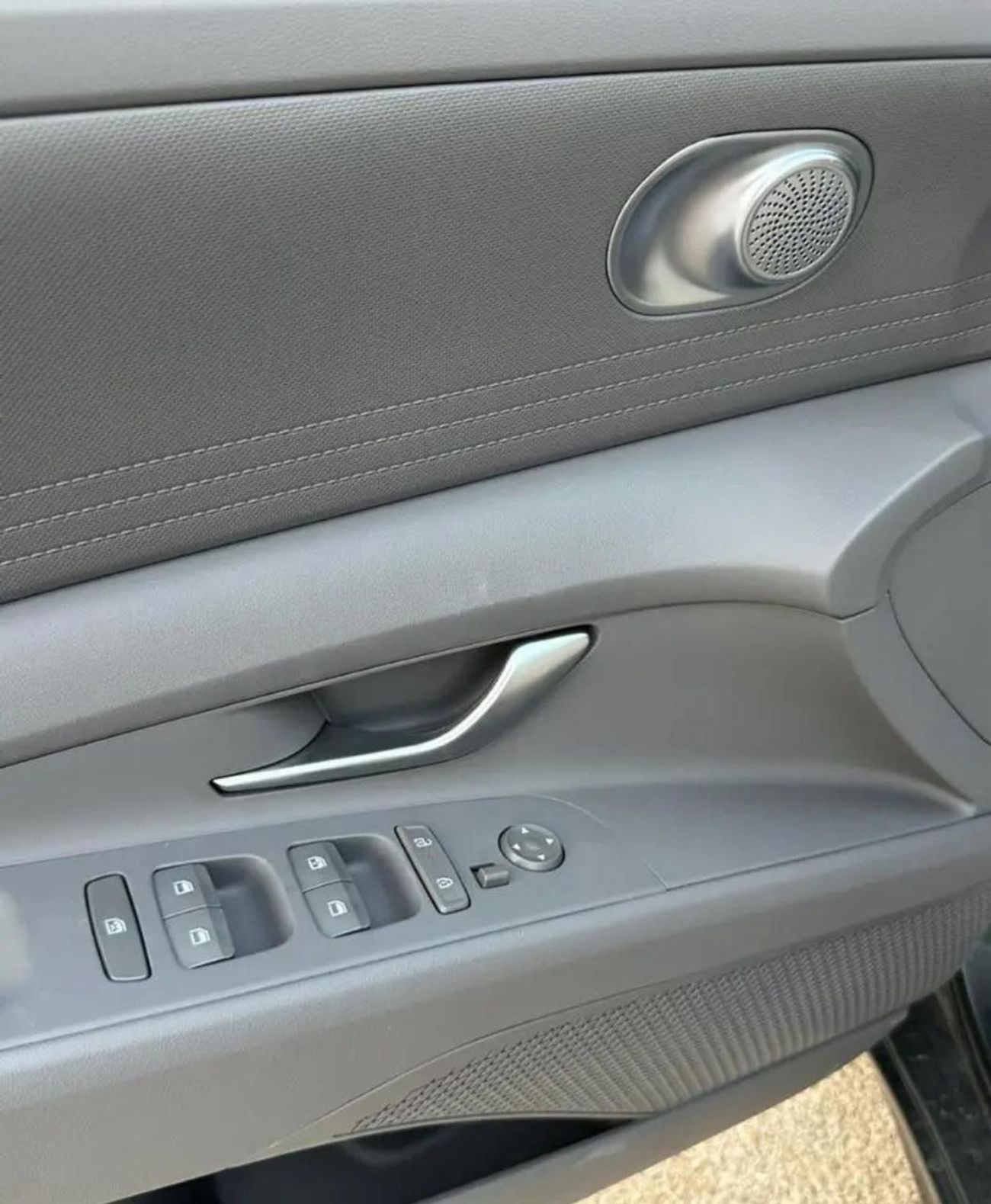 هيونداي إلانترا 2.0L PETROL 2024 GCC