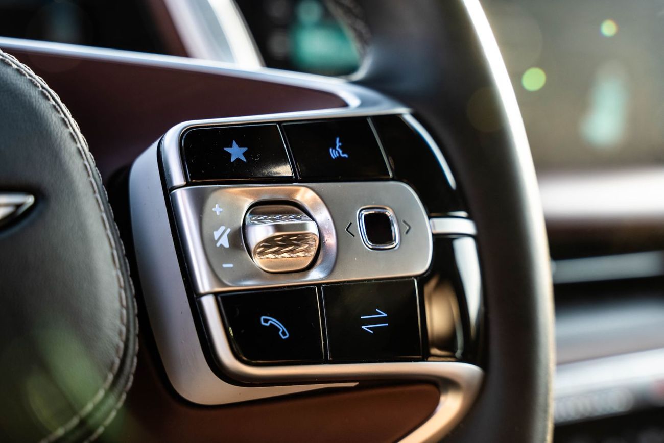 جينيسس G90 Royal AWD 2023 GCC Low Mileage 3.5L V6