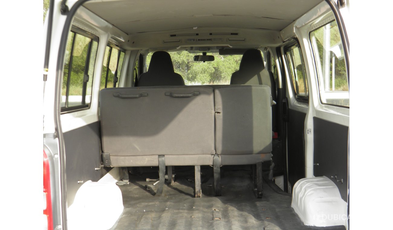 Toyota Hiace 2013 14 seats Ref# 287