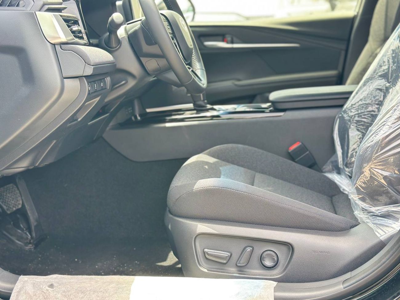 تويوتا كامري 2.5 لتر LE بانزين أوتوماتيك // 2026 // فئة متوسطةمع فتحة سقف، DVD وكاميرا خلفية،