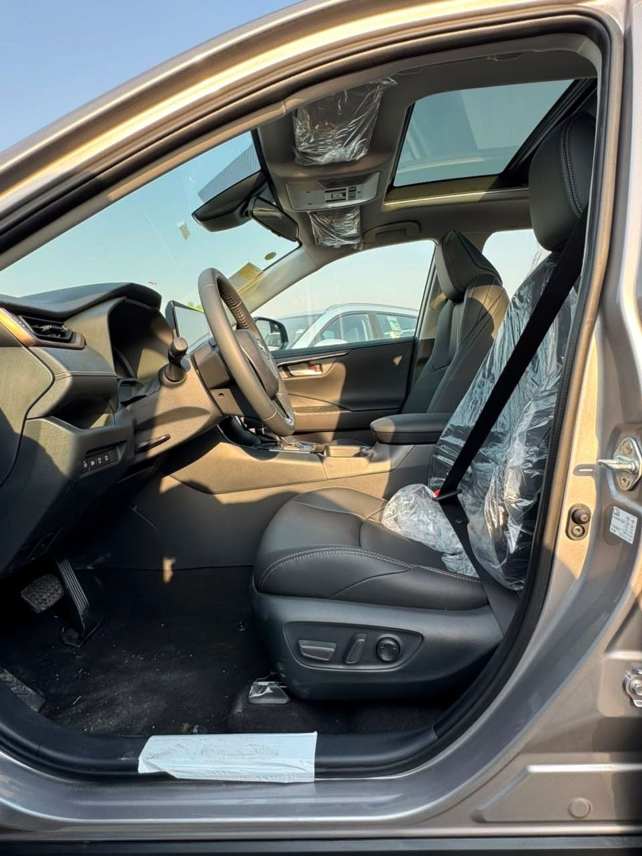 تويوتا وايلدلاندر LUXURY || 2.0L PETROL V4 || RADAR / PANORAMIC ROOF / 360*CAMERA (CODE#WLPL)