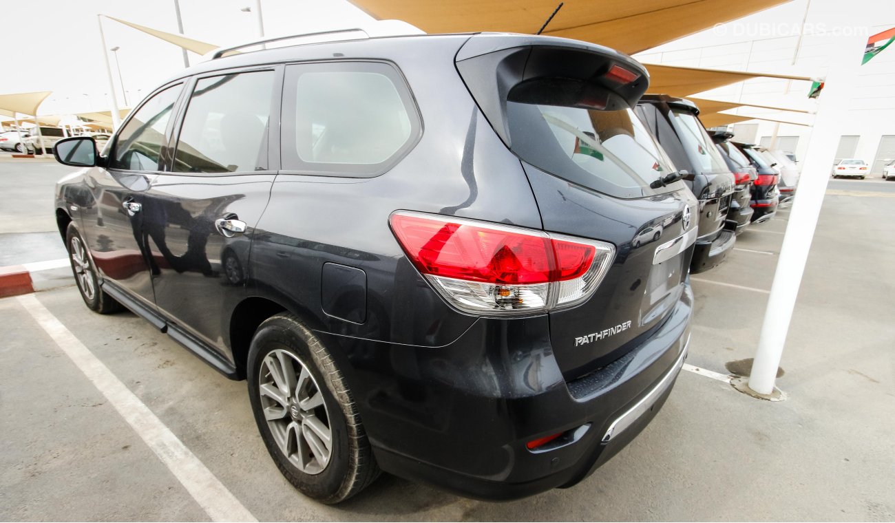 Nissan Pathfinder 4WD