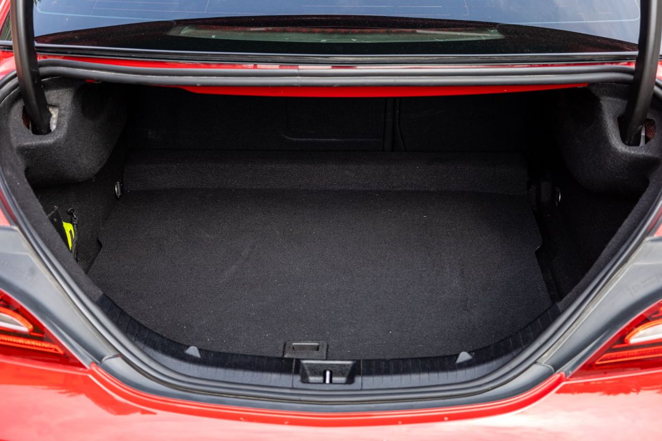 Mercedes-Benz CLA 250 Std 2.0L (224 HP)