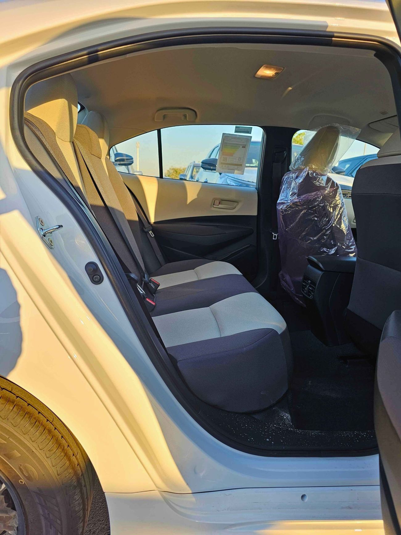 Toyota Corolla XLI / 1.6L V4 PETROL / DVD / REAR A/C (CODE # XLI)