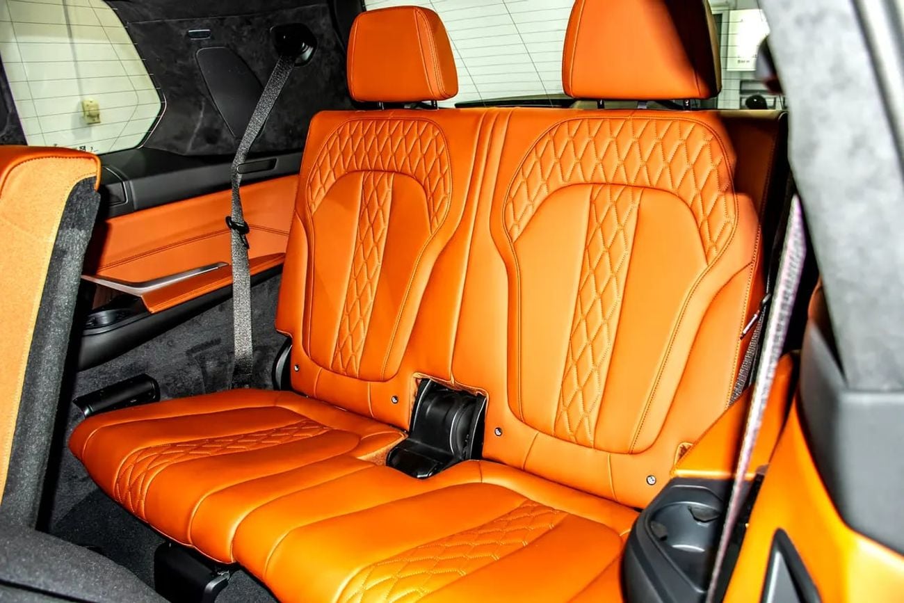 BMW X7 xDrive40i Luxury M Sport Package 7 Seats