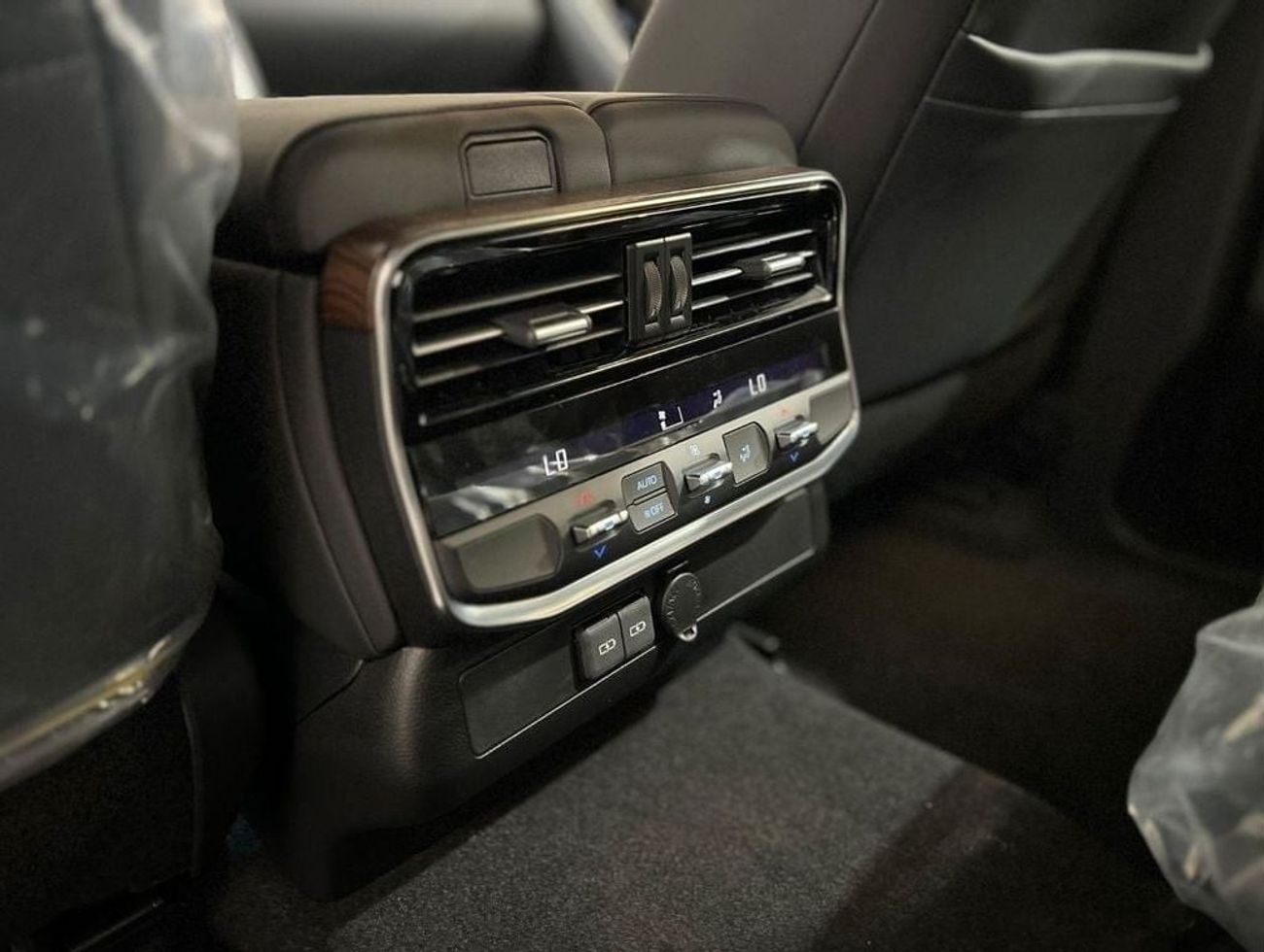 Toyota Land Cruiser VX plus Twin Turbo Diesel 3.3L HIGH SPECS * EXPORT PRICE *