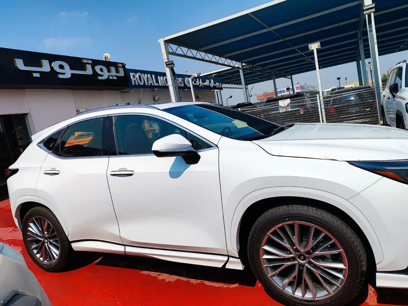 لكزس NX350 بريمير لكزس NX 350 بنزين 2.4 أوتوماتيك مع فتحة سقف | رادار | نظام مراقبة النقطة العمياء | صندوق خلفي كهربائ
