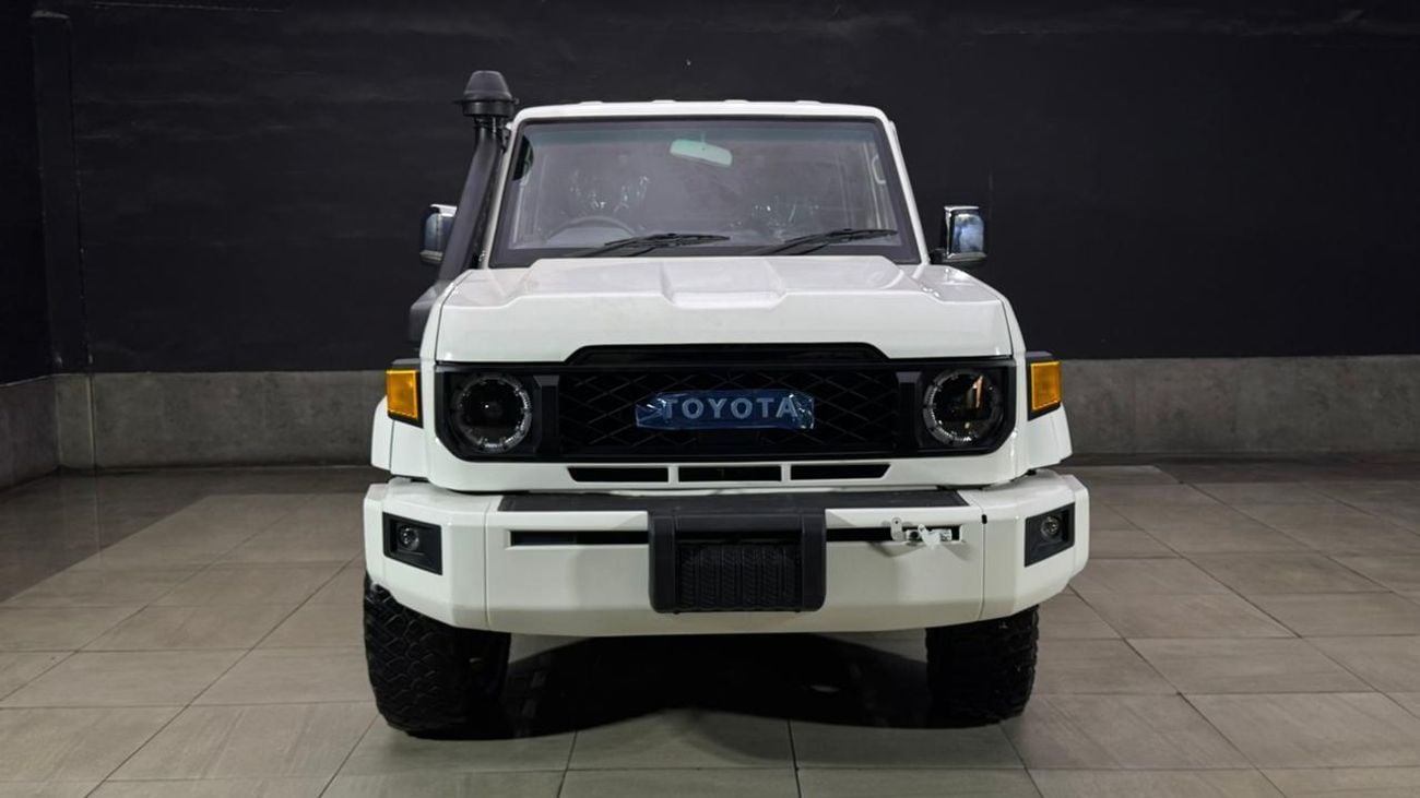 تويوتا لاند كروزر بيك آب 2024 shape ,diesel 4.5 liter ,right hand drive ,4 doors ,2019 model ,only for export available