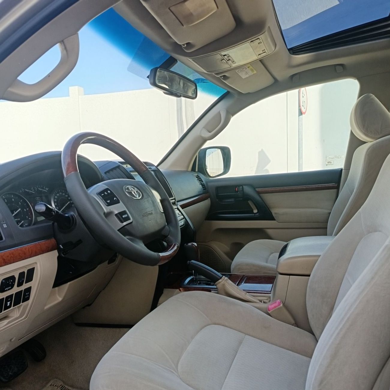 Toyota Land Cruiser GXR 4.6L