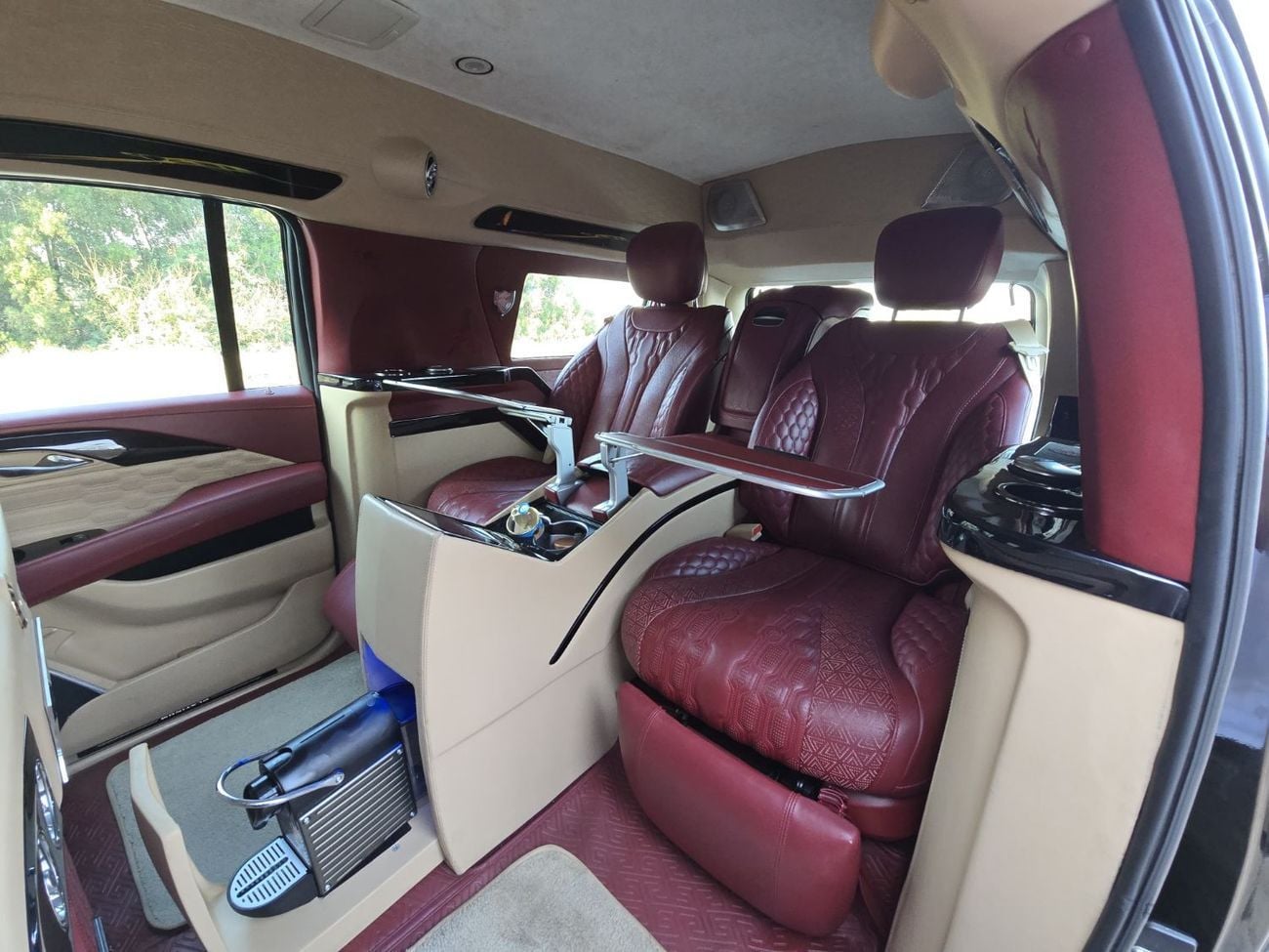 Cadillac Escalade PLATINUM 6.2L CADILLAC ESCALADE 2018 GCC // LOW MILEAGE // VIP SEATS // TV // PERFECT CONDITION