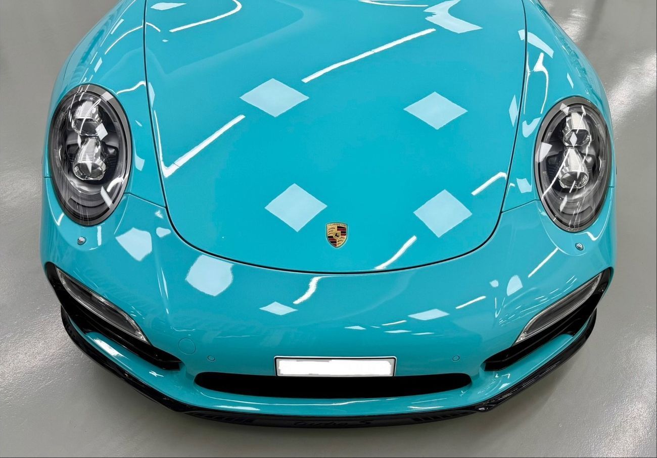 Porsche 911 Turbo S 3.8L (530 HP) Coupe