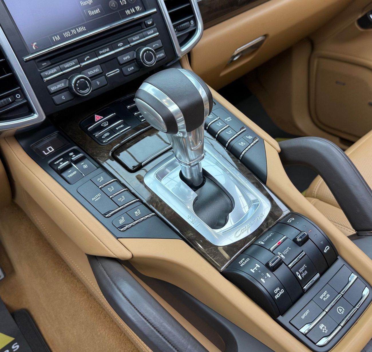 Porsche Cayenne S 3.0L 2015 Porsche Cayenne S, Full Porsche Service History, Very Low Kms, GCC