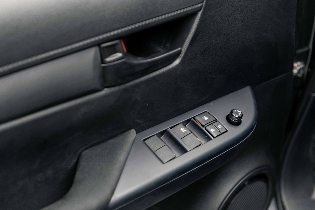 تويوتا هيلوكس 2.4L - Diesel - Manual - Grey Mettalic Inside Black | Export Only