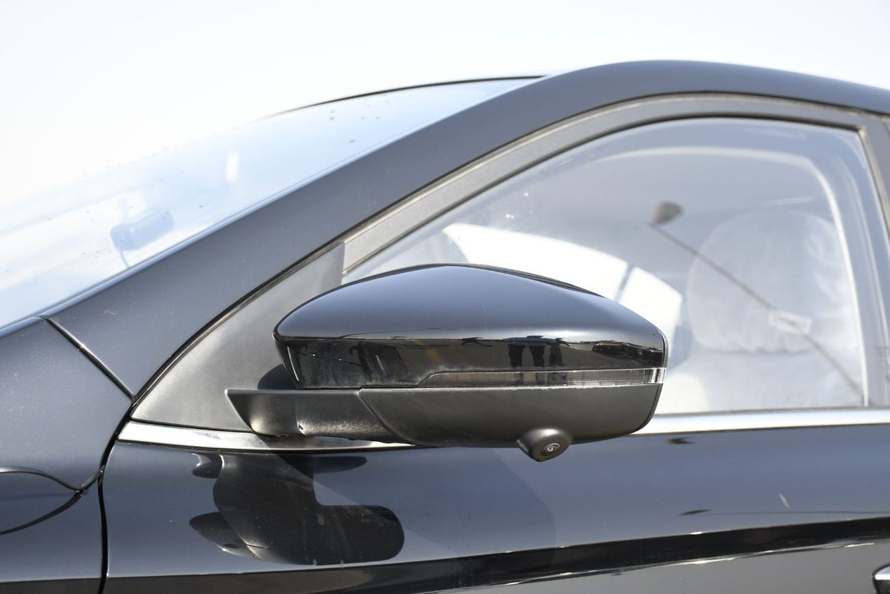 MG 5 2025 MG 5 1.5L Deluxe Edition is the top-tier variant