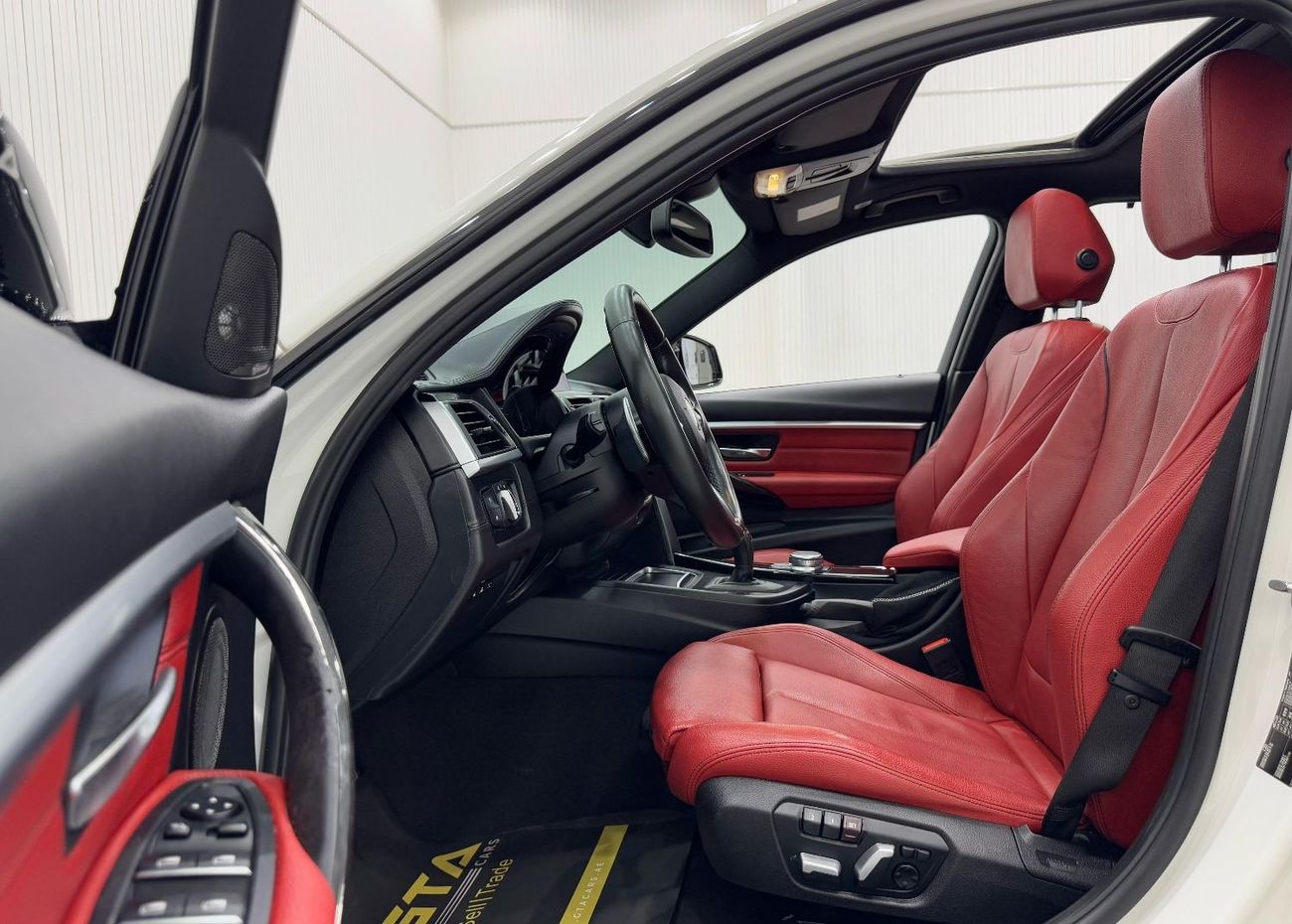 BMW 340i M-Sport 2018 BMW 340i M-Sport, Warranty, May 2027 BMW Service Pack, Excellent Condition, GCC