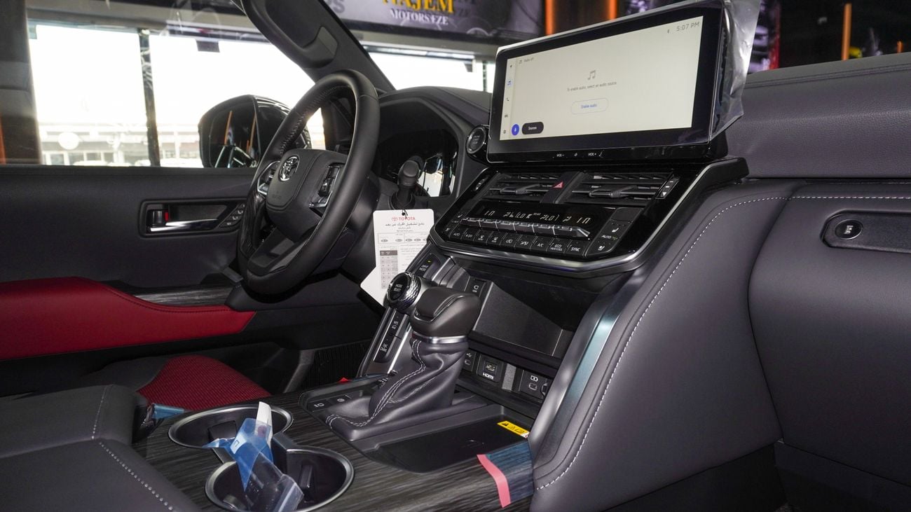 Toyota Land Cruiser VXR 3.5 L Twin Turbo V6